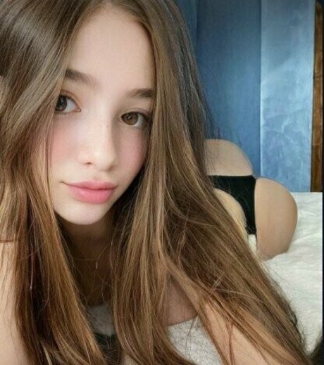 violetcherryy modèle joli galeries