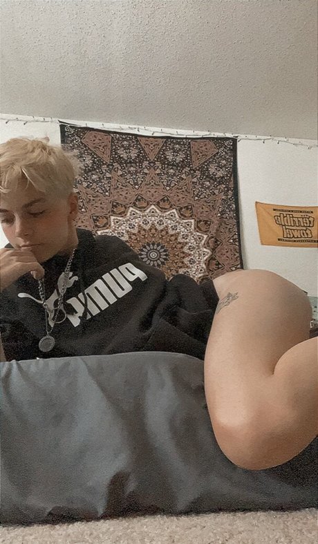 Dannygaypuppy actrice artistique galerie