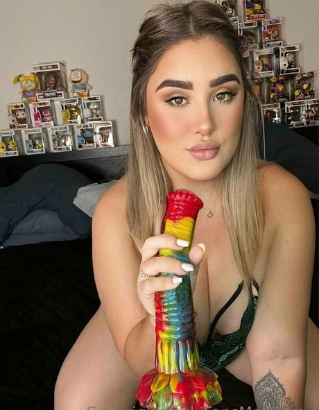 itsmollygrey actrice artistique galerie