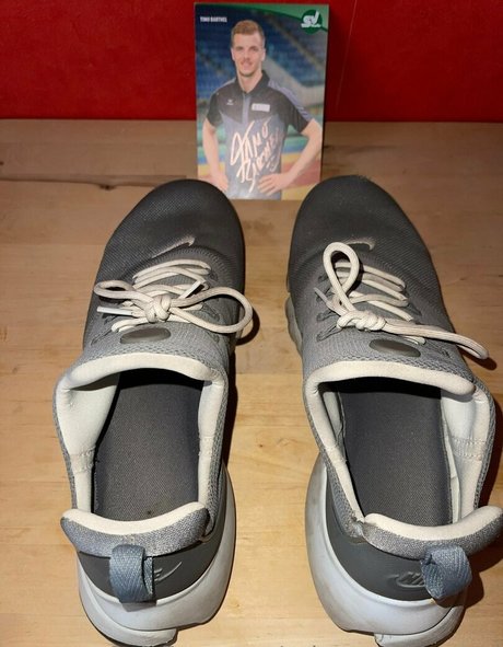 snkrs uncensored star du porno sympa photo