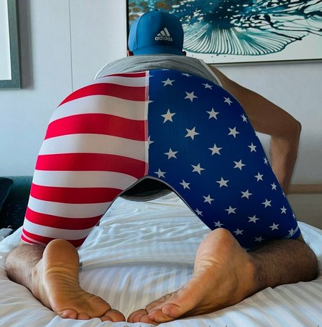 snkrs uncensored étoile adulte images