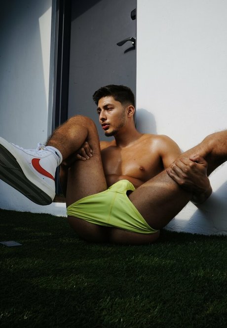 freeangelriv joli modèle image