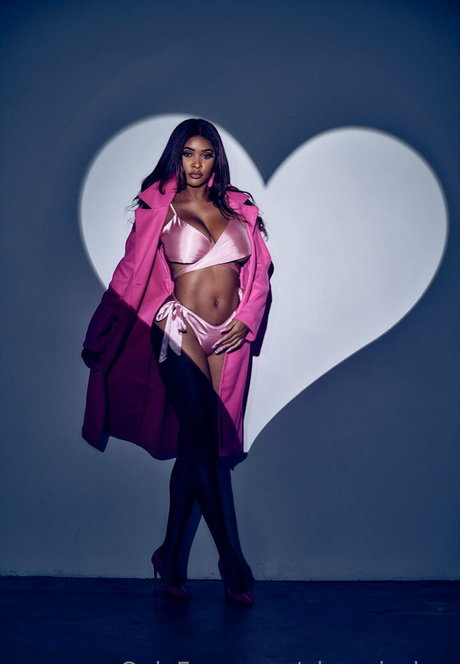 entraînement en salle de sport uniquement pour les fans nus xxx photos