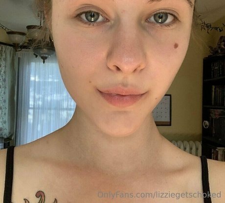 lizziegetschoked étoile exclusive image