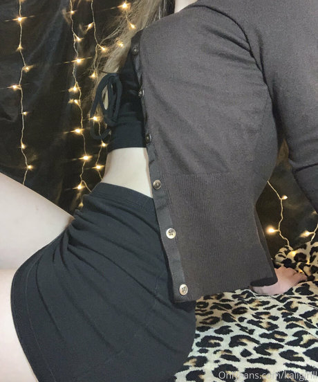 chatte giclante onlyfans haut érotique image