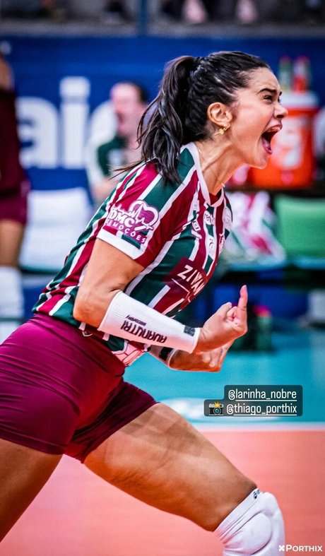 Lara Nobre jolie étoile galeries