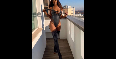 femme anale onlyfans assez érotique photos