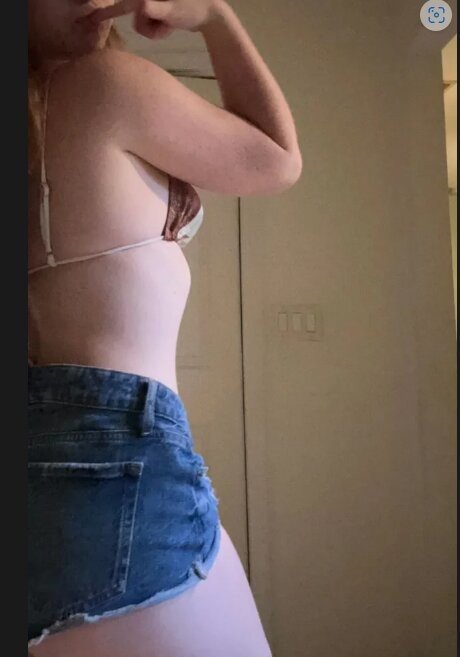 thqttie actrice de nus galeries