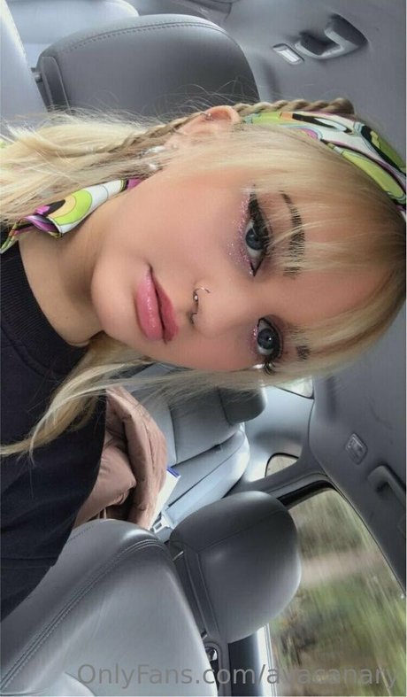 avacanary actrice nue archive