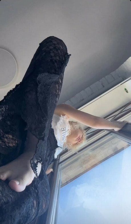 blonde chaude onlyfans haut gratuit image