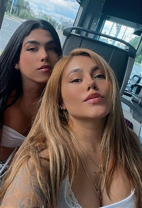 Violett Martinez modèle magnifique des photos