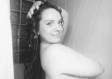 little miss chloe modèles nus archive