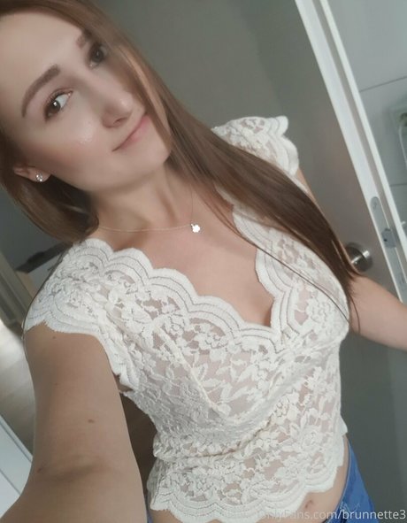 brunnette3 étoile sympa photo