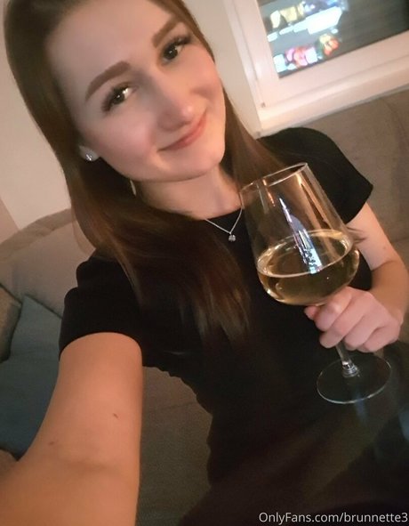 brunnette3 belle actrice img