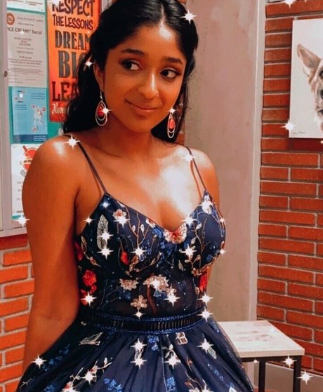 Maitreyi Ramakrishnan star du porno gratuit img