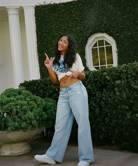 Maitreyi Ramakrishnan actrice libre photos