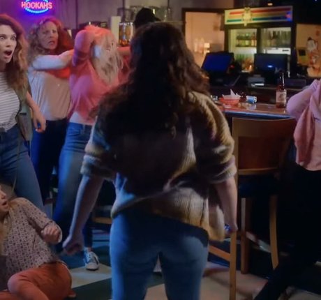 Mary Mouser étoile sexy galeries