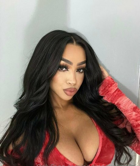 milf aux cheveux noirs onlyfans porno nus collection