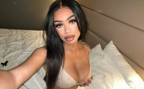 reine de pique onlyfans assez nue img