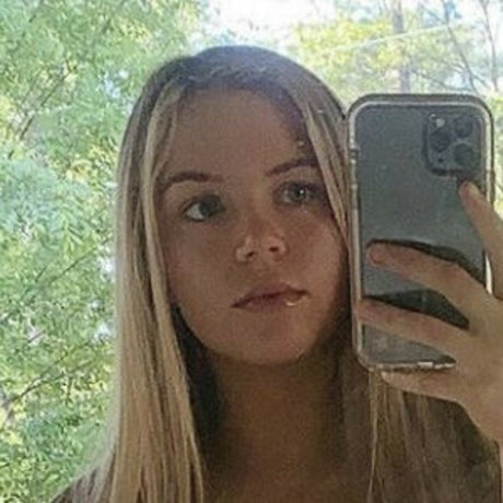 déshabillage onlyfans nu img