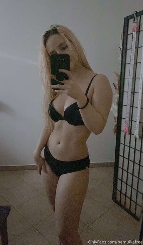 chatte dégoulinante onlyfans sympa pornographique image