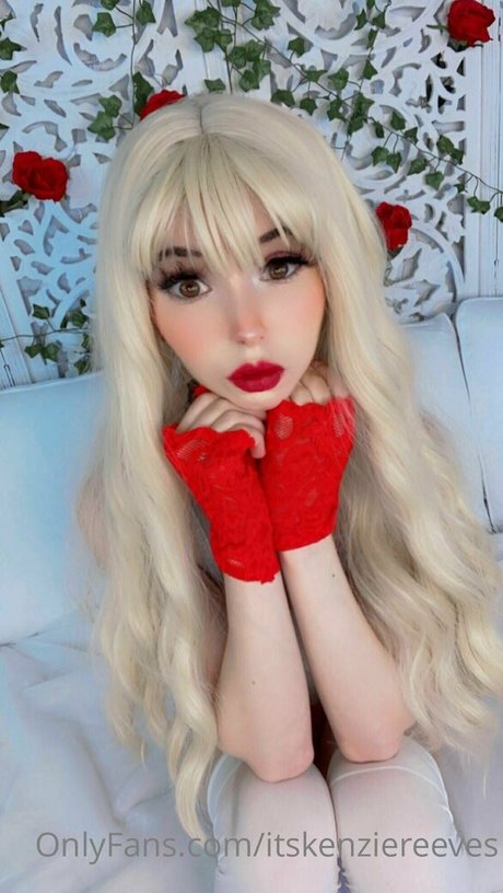 itskenziereeves actrice chaude collection