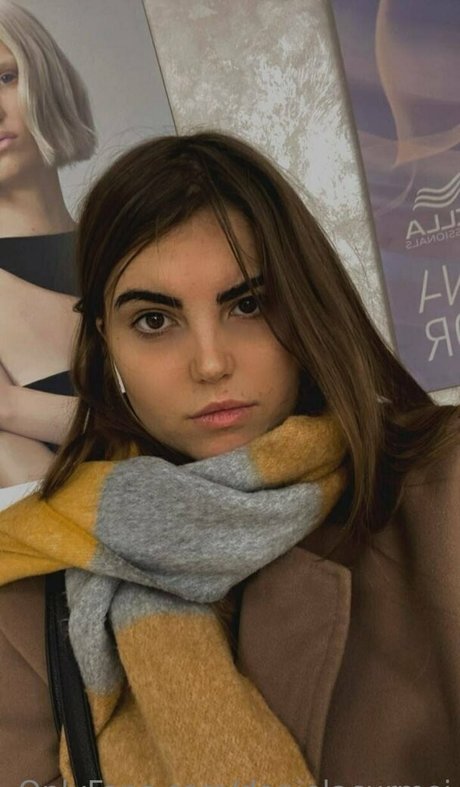 lisawayt modèle sympa img