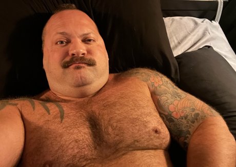 éjacule sur la langue onlyfans chaud parfait img