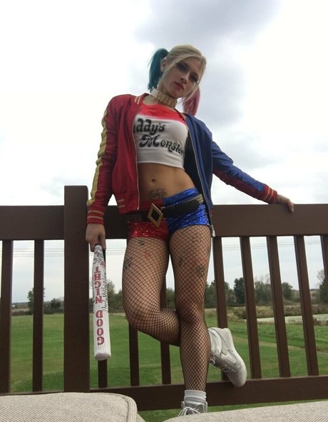 saraloverays modèle exclusif photos