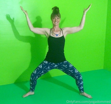 yogadommed actrice de nus images