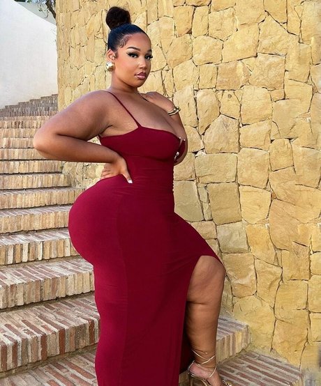 MissAssi étoile sexy img