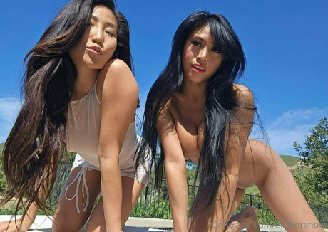 pom-pom girl nue onlyfans sexy de haute qualité photo