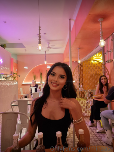 Mina Ash étoile hd photo