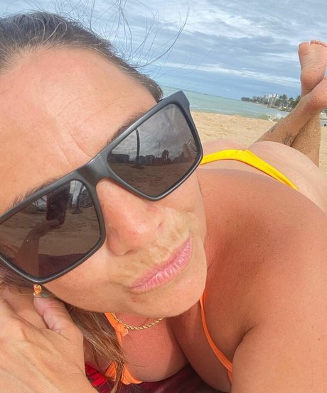 milenaromao86 modèle sexy photo