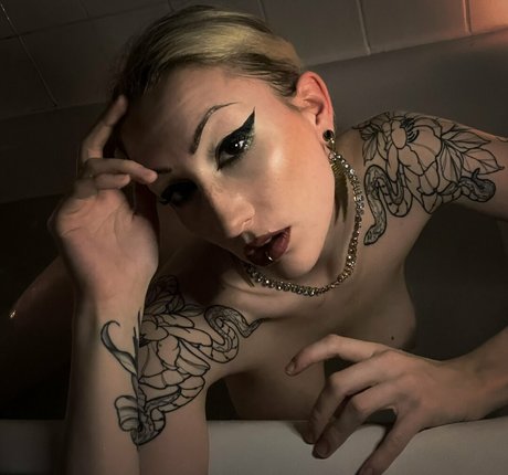 laceandleashes actrice de sexe des photos