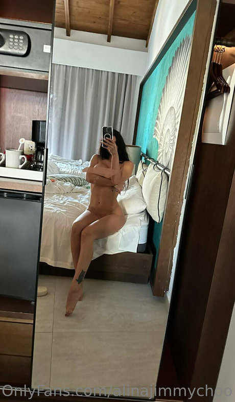 pieds nus onlyfans jolie et gratuite img