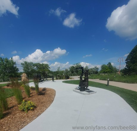 bee88i modèle porno galerie