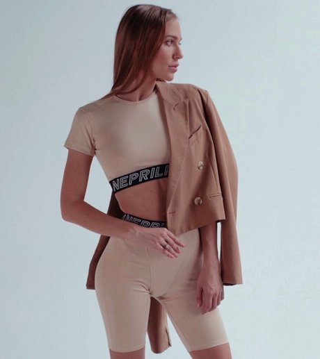 aislinxxxmodel modèle érotique galerie