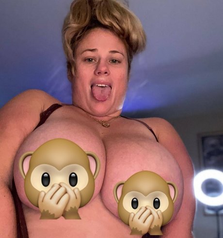 brunette onlyfans gratuit sympa image