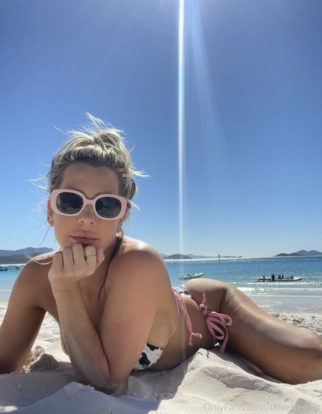 adorer onlyfans top jolie archive