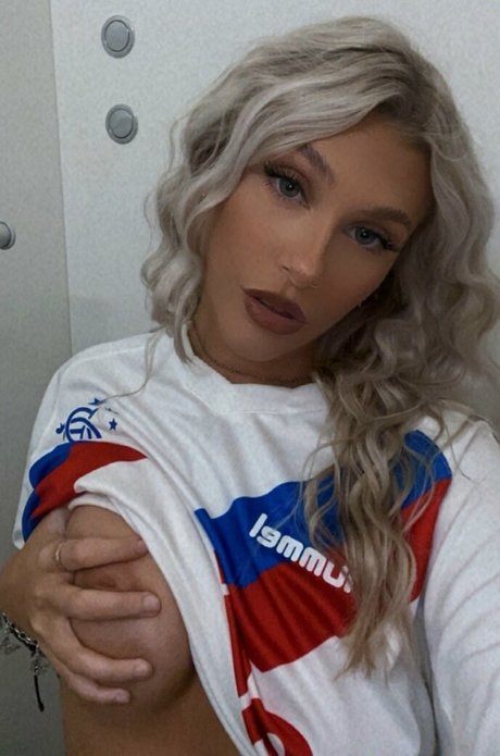 Hannah Simpson modèle adulte galeries