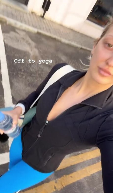 Georgia Hirst modèle meilleur des photos