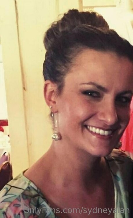 sydneyalan modèle chaud img