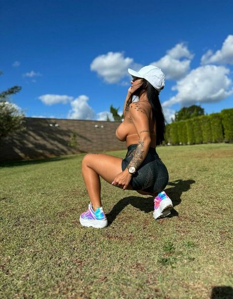 Viviana De Paula modèle de sexe archive