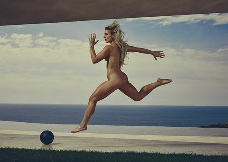 Julie Ertz nus star du porno image