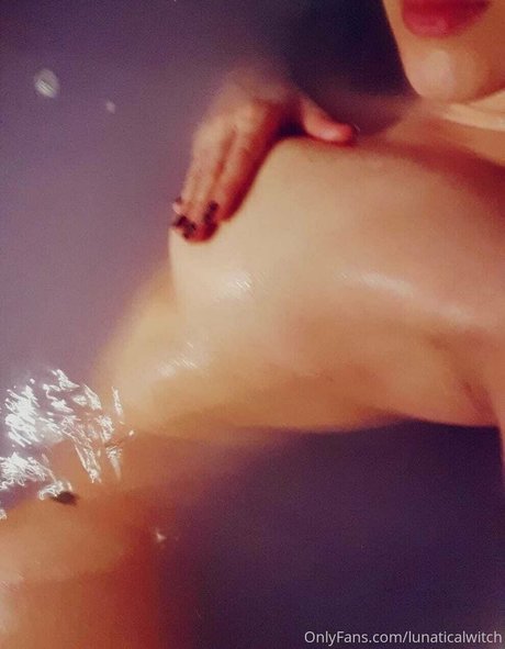 déshabillage onlyfans pornographique de haute qualité des photos