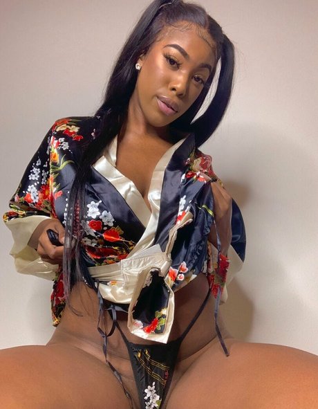 reine de pique onlyfans pornographique adulte des photos