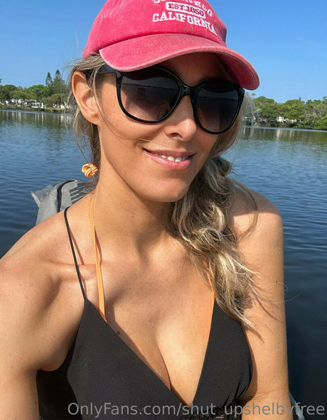 shut upshelbyfree actrice parfaite photos