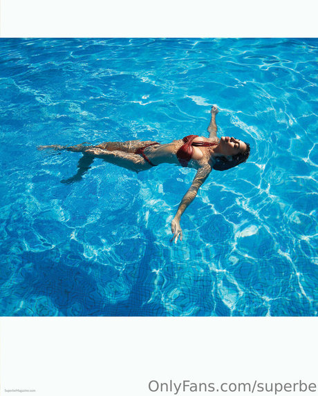 Superbe star érotique galeries