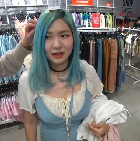 HAchubby modèle érotique archive